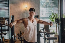 雅安肌肉男模(肌肉男模板)
