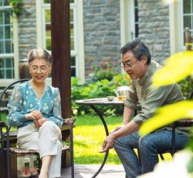 雅安坦言带老伴游遍中国(我和老伴去旅游)