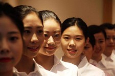 雅安私人伴游招聘 度假区万元月薪招“泳装伴游”