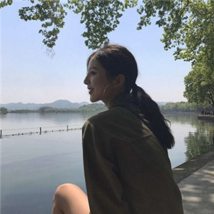 雅安私人伴游网带你看到天际，白色盐湖无际，蓝色天空无边