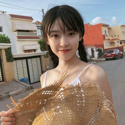 雅安伴游女生李梓萱的资料