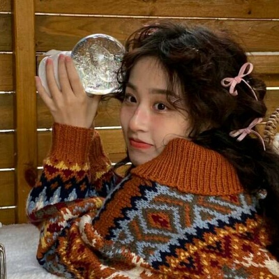 雅安伴游女生郑晓涵的资料