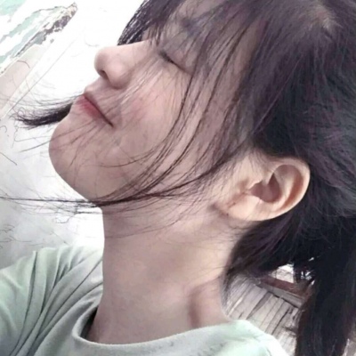 雅安伴游女生烟雨蒙蒙的资料