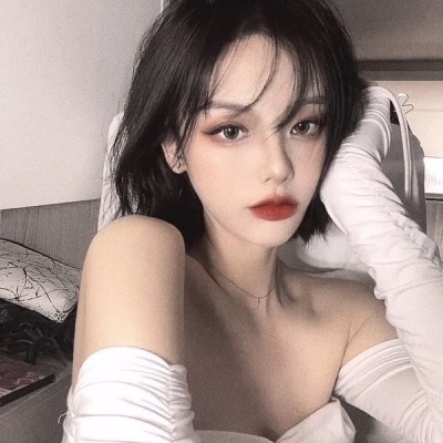 雅安伴游女生李幻极的资料