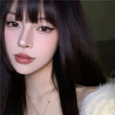 雅安伴游女生钟晚意的资料