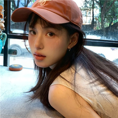 雅安伴游女生杨梦研的资料