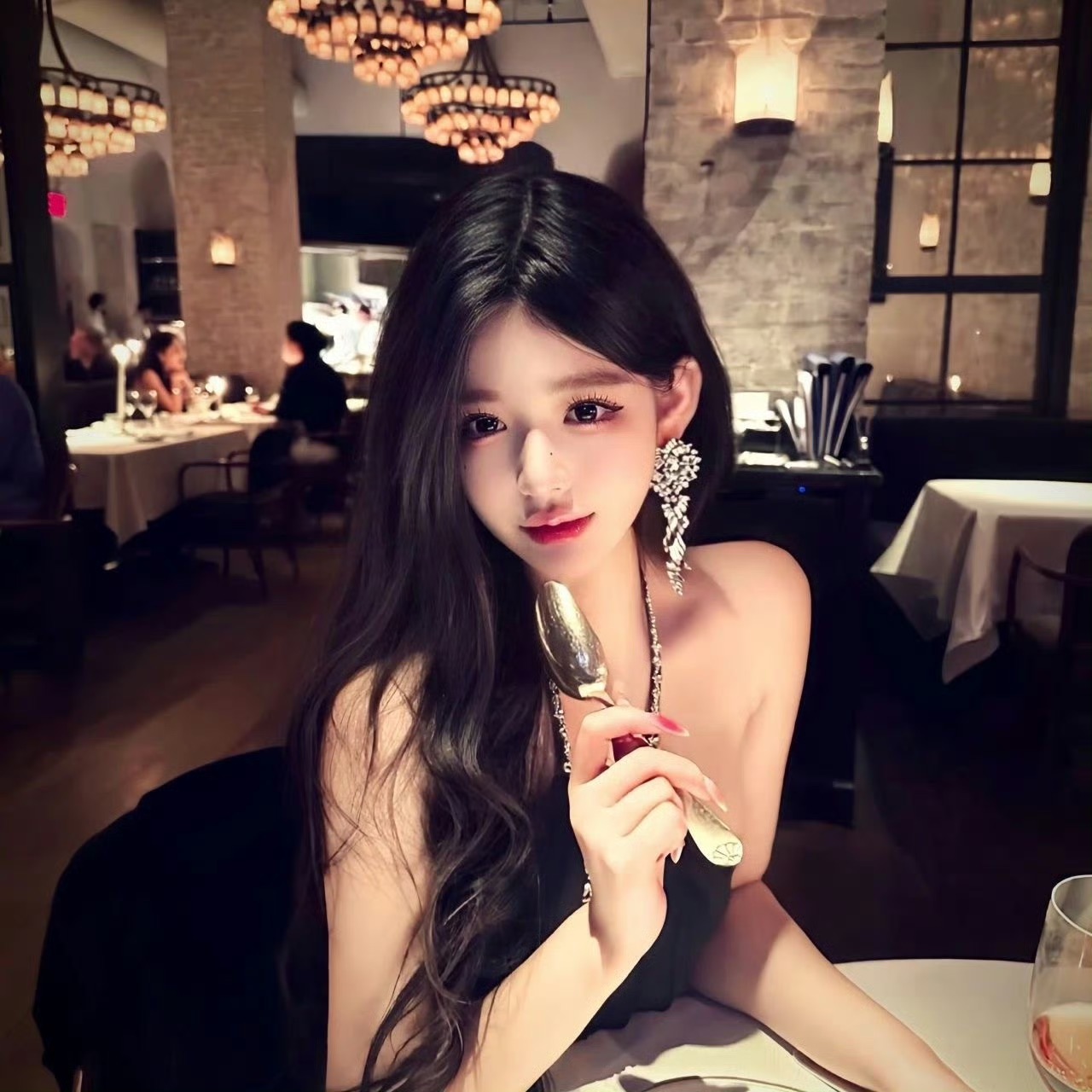 雅安伴游女生蓝盈盈的资料