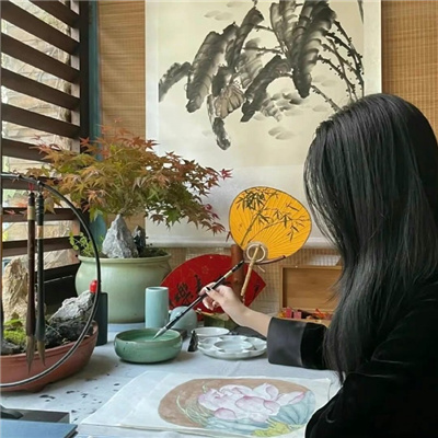 雅安伴游女生源又菡的资料