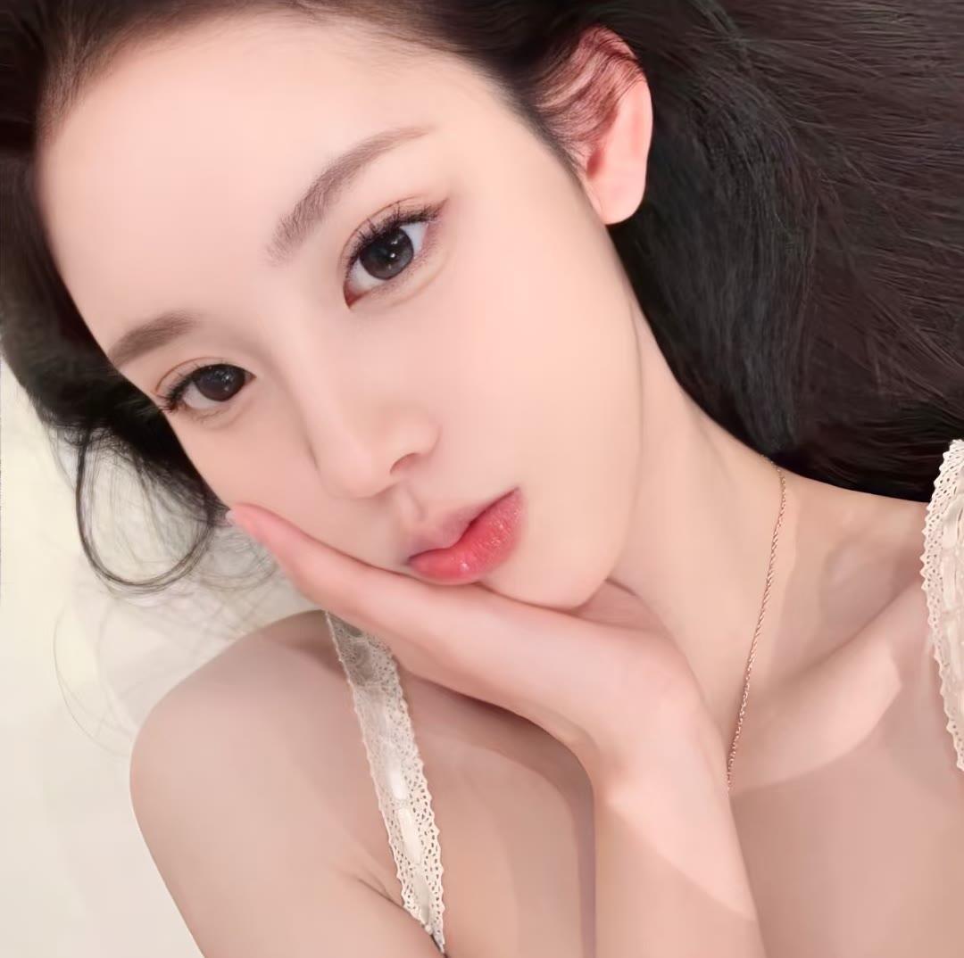 雅安伴游女生佛白易的资料
