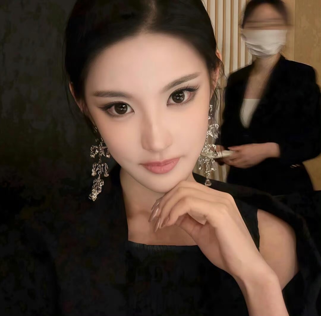 雅安伴游女生 | Isabella Chen的资料